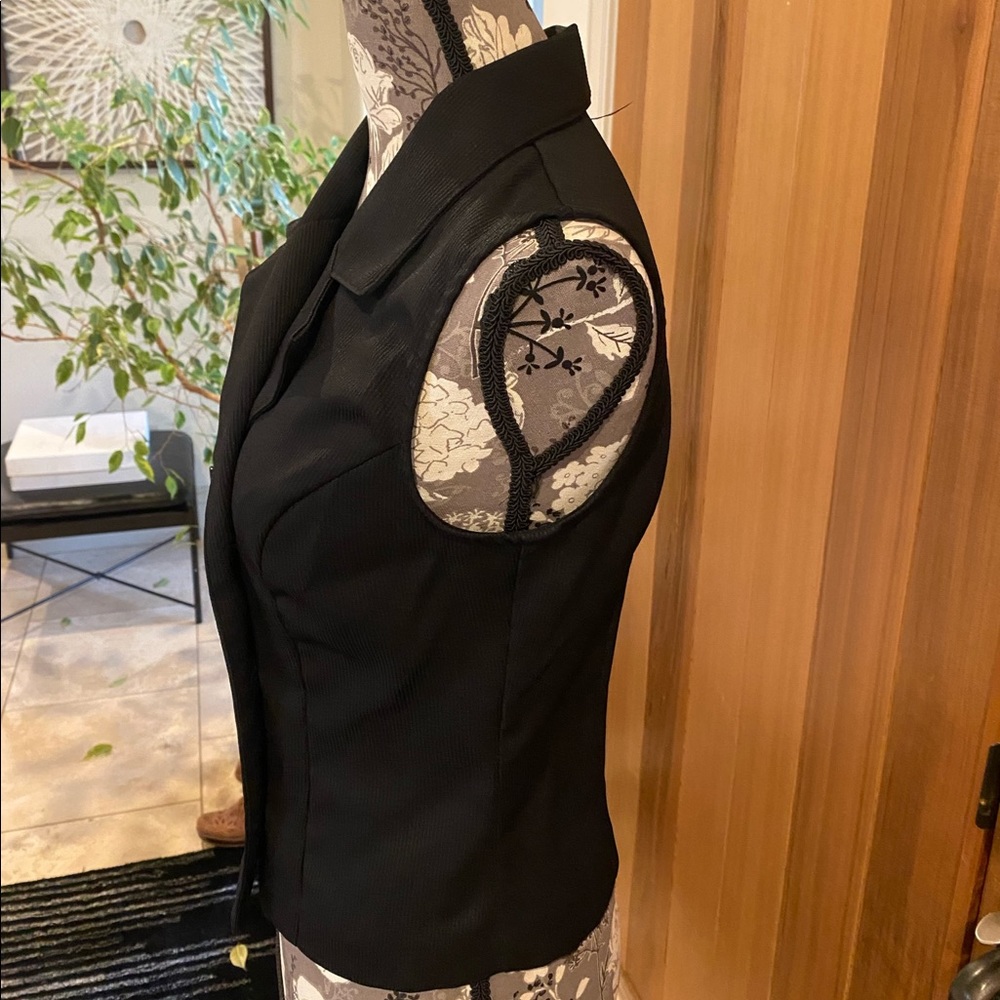 Spring street collared vest - Picture 5 of 8